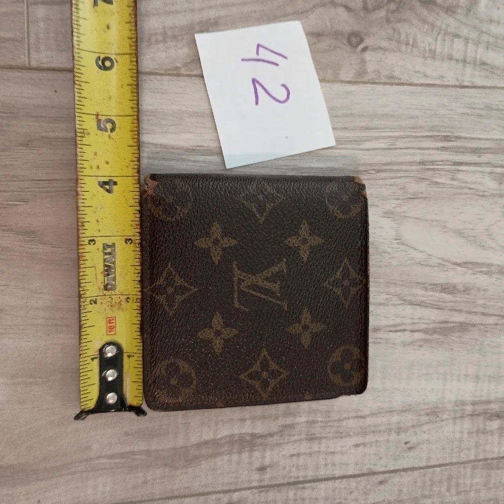 Louis Vuitton Monogram Bi Fold Wallet